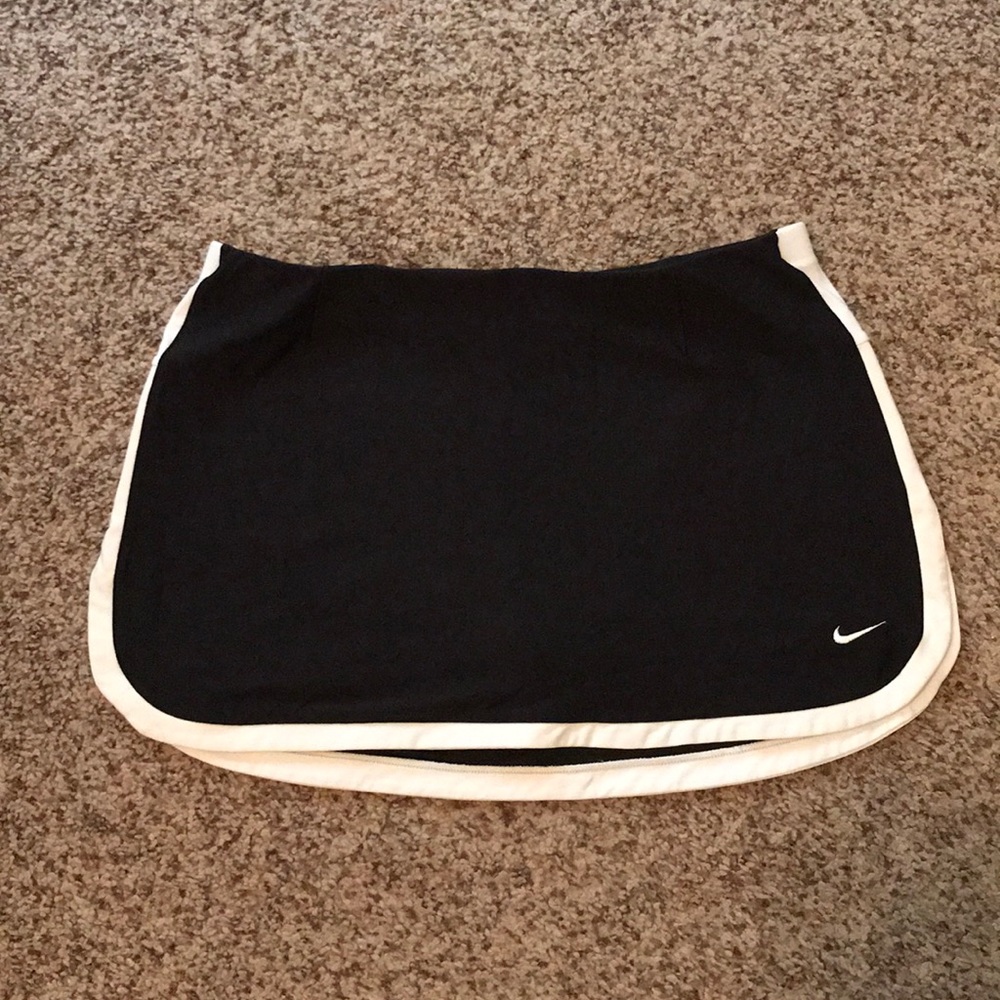 Black/White Nike Tennis Skirt